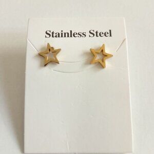 small- Earrings ,Star Stud Earrings NWT